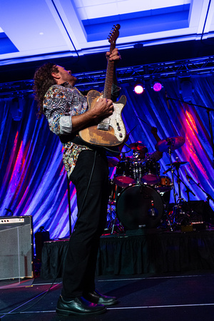 Tab Benoit