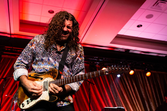 Tab Benoit